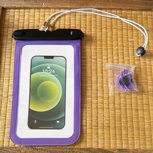 🆕WATER PROOF PHONE POUCH WITH ELASTIC LANYARD (choice of white or purple)